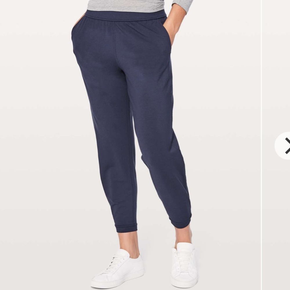 lululemon athletica Twisted & Tucked Pant 25" - Midnight Navy 2